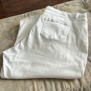 Nice Jones NY Lexington Capri, 22W, White, Excellent Condition